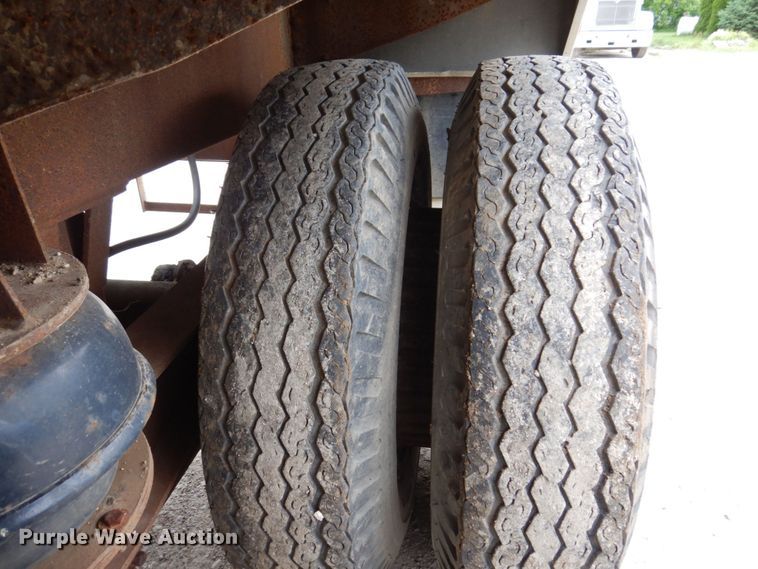 image for item DL3758 1979 Heil  tank trailer