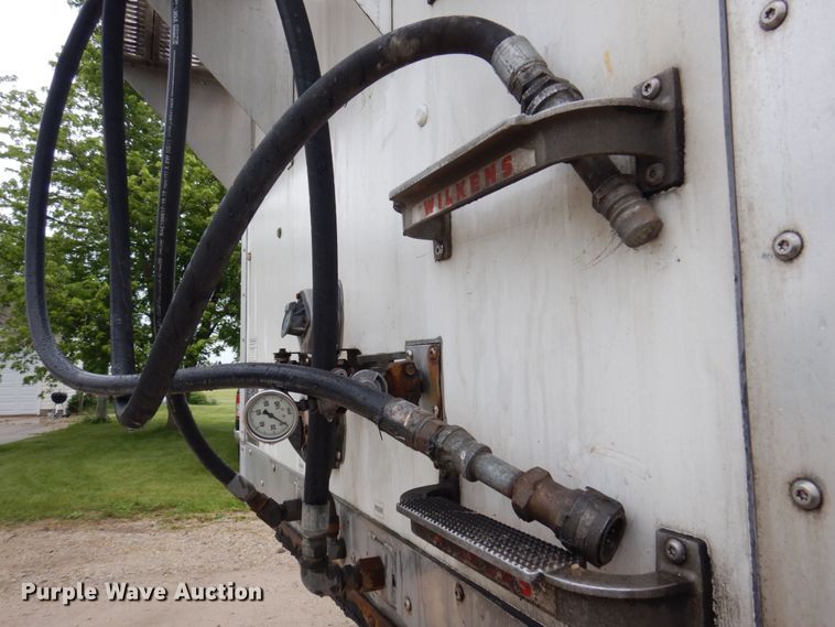 image for item DL3759 2006 Wilkins 0K2HA26ICFYA  walking floor trailer