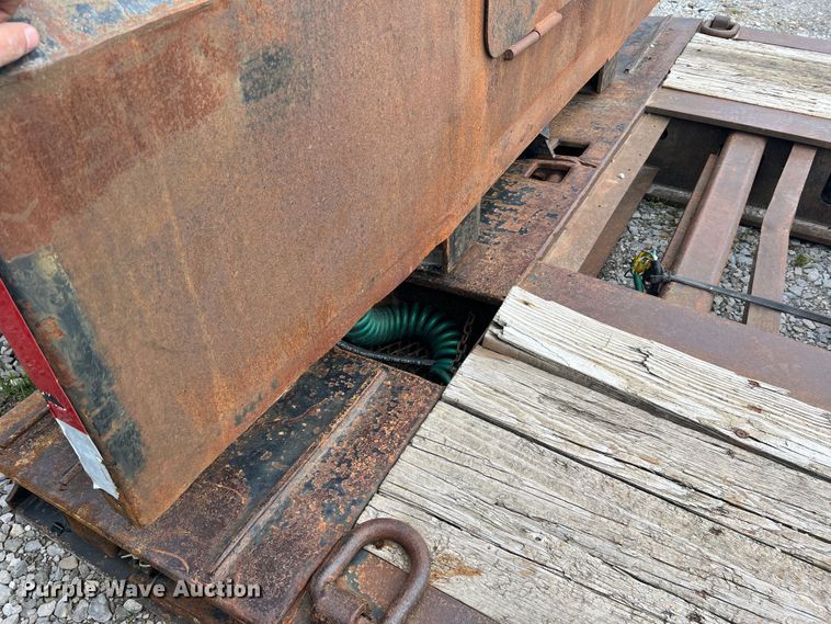 image for item DL4253 1996 Kalyn Siebert MRG-35T  lowboy equipment trailer