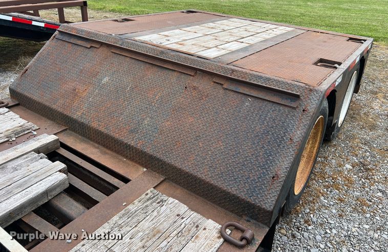 image for item DL4253 1996 Kalyn Siebert MRG-35T  lowboy equipment trailer