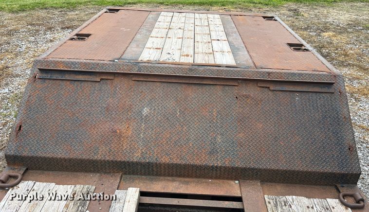 image for item DL4253 1996 Kalyn Siebert MRG-35T  lowboy equipment trailer