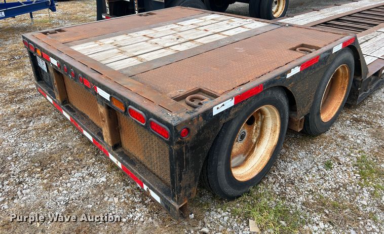 image for item DL4253 1996 Kalyn Siebert MRG-35T  lowboy equipment trailer