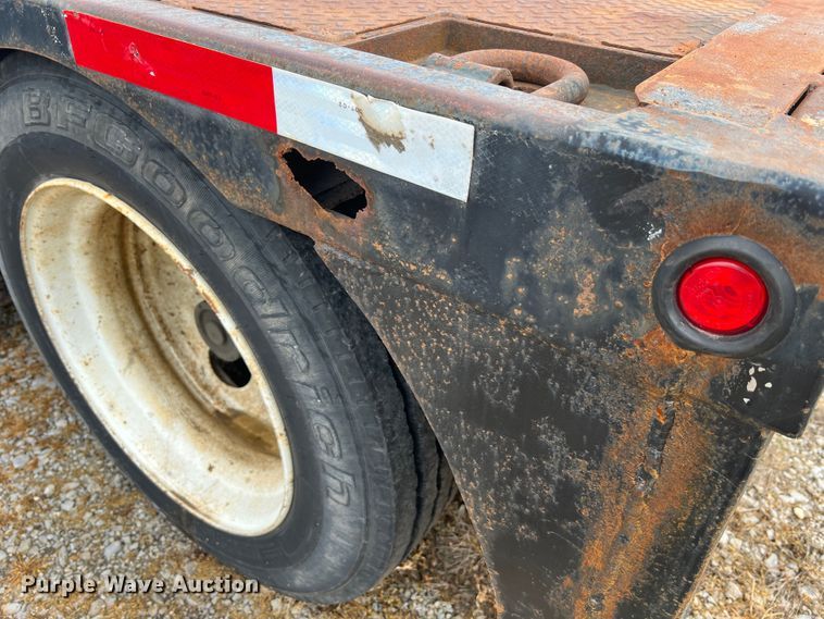 image for item DL4253 1996 Kalyn Siebert MRG-35T  lowboy equipment trailer