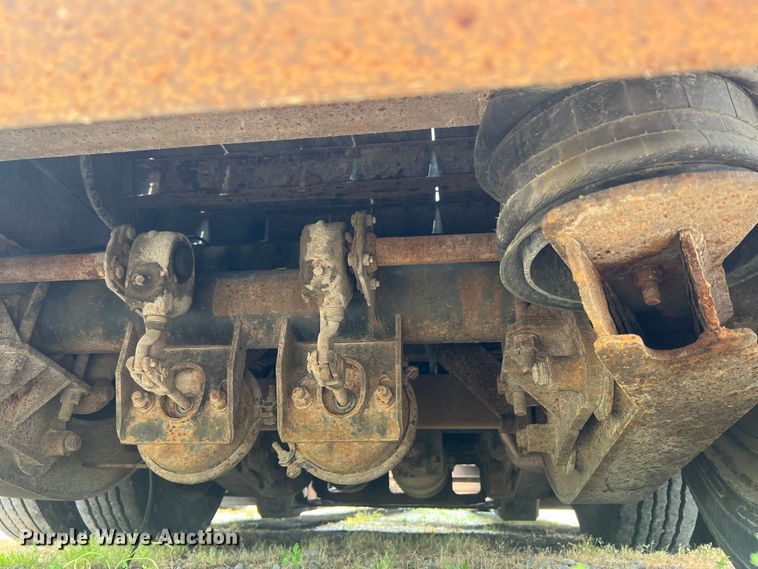 image for item DL4253 1996 Kalyn Siebert MRG-35T  lowboy equipment trailer