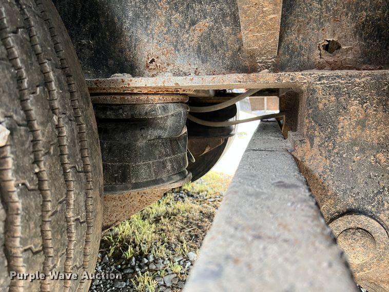 image for item DL4253 1996 Kalyn Siebert MRG-35T  lowboy equipment trailer