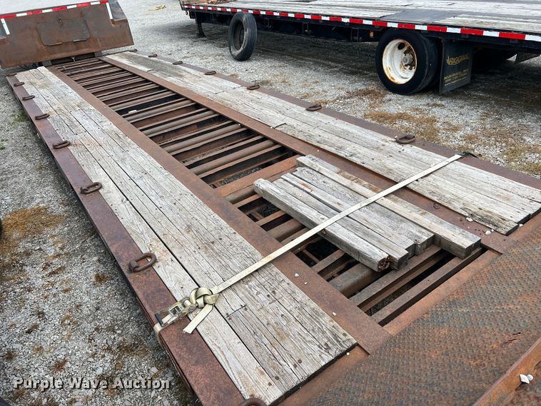 image for item DL4253 1996 Kalyn Siebert MRG-35T  lowboy equipment trailer