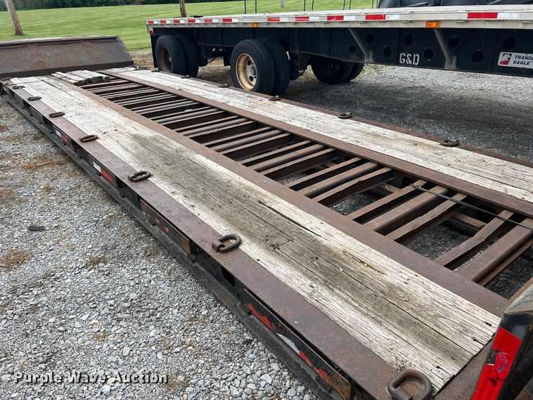 image for item DL4253 1996 Kalyn Siebert MRG-35T  lowboy equipment trailer