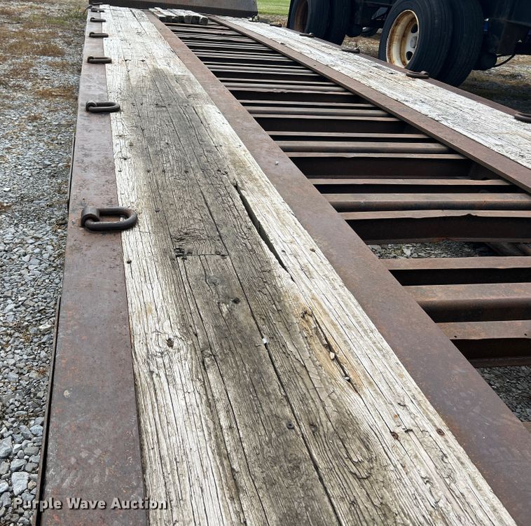 image for item DL4253 1996 Kalyn Siebert MRG-35T  lowboy equipment trailer