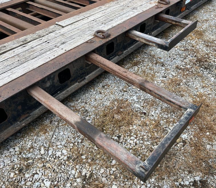 image for item DL4253 1996 Kalyn Siebert MRG-35T  lowboy equipment trailer