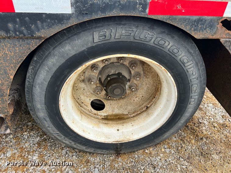 image for item DL4253 1996 Kalyn Siebert MRG-35T  lowboy equipment trailer