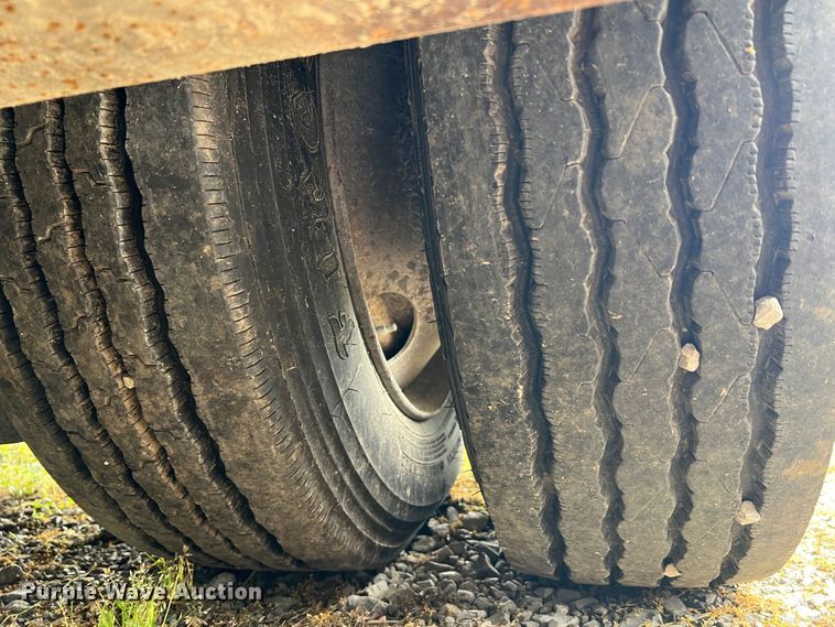 image for item DL4253 1996 Kalyn Siebert MRG-35T  lowboy equipment trailer