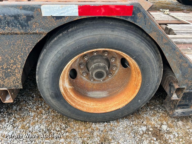 image for item DL4253 1996 Kalyn Siebert MRG-35T  lowboy equipment trailer