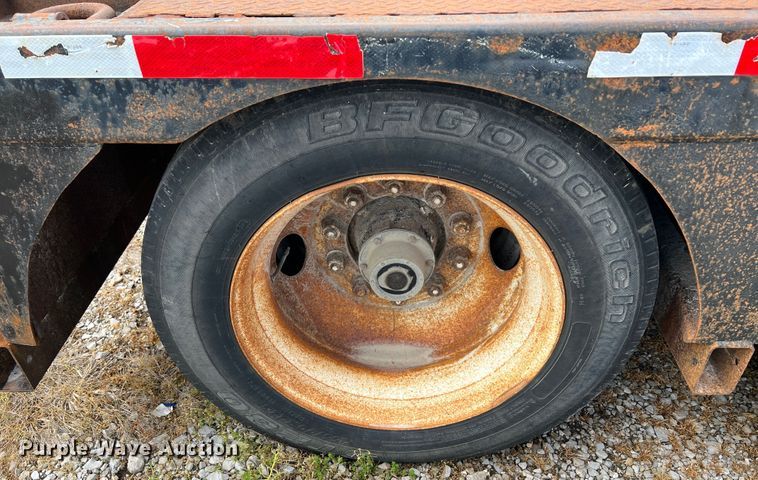 image for item DL4253 1996 Kalyn Siebert MRG-35T  lowboy equipment trailer