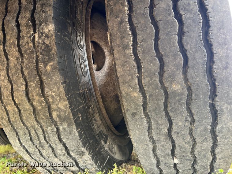 image for item DL4253 1996 Kalyn Siebert MRG-35T  lowboy equipment trailer