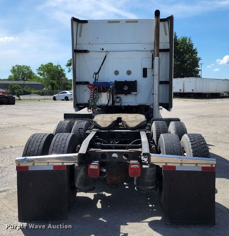 image for item DL6570 2011 International ProStar  semi truck