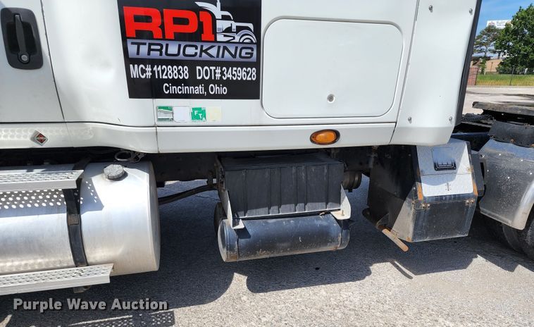 image for item DL6570 2011 International ProStar  semi truck