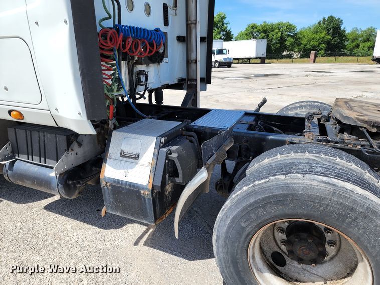 image for item DL6570 2011 International ProStar  semi truck