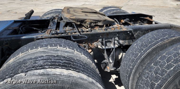 image for item DL6570 2011 International ProStar  semi truck