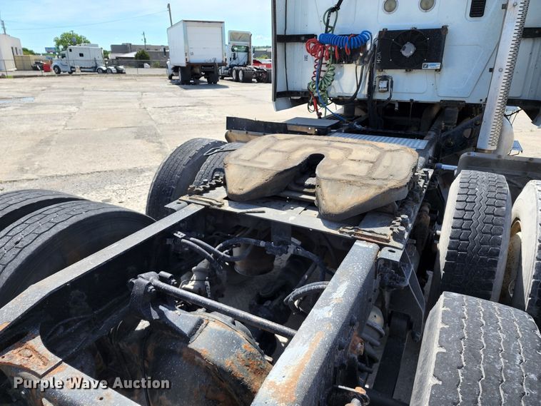 image for item DL6570 2011 International ProStar  semi truck