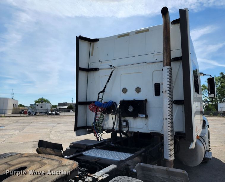 image for item DL6570 2011 International ProStar  semi truck