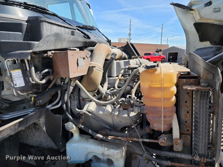 image for item DL6570 2011 International ProStar  semi truck