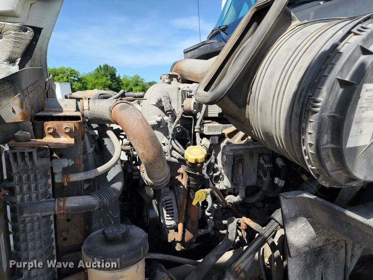 image for item DL6570 2011 International ProStar  semi truck