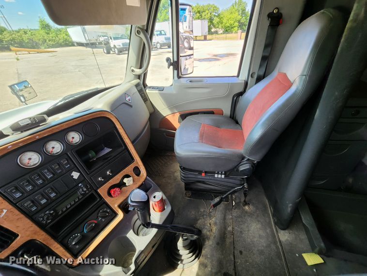 image for item DL6570 2011 International ProStar  semi truck