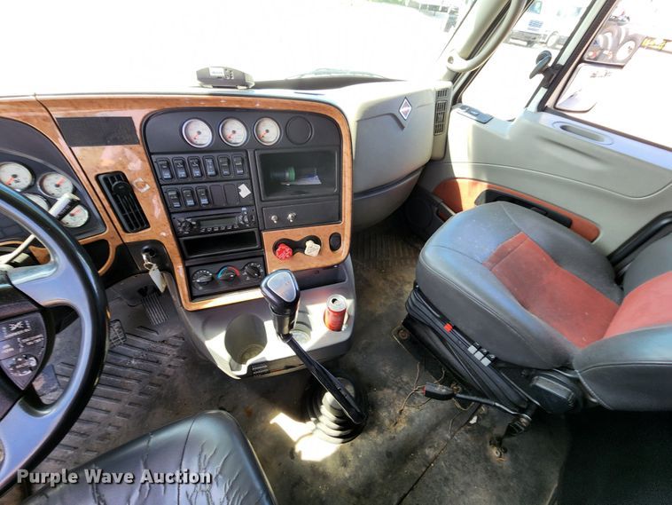 image for item DL6570 2011 International ProStar  semi truck