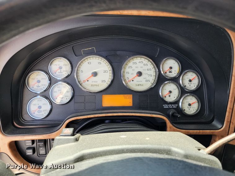 image for item DL6570 2011 International ProStar  semi truck