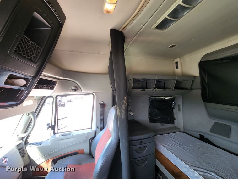 image for item DL6570 2011 International ProStar  semi truck