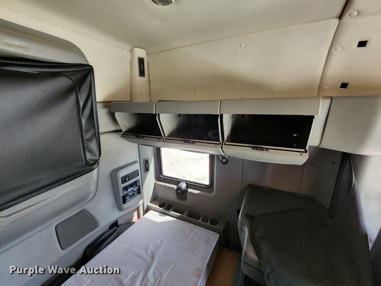 image for item DL6570 2011 International ProStar  semi truck