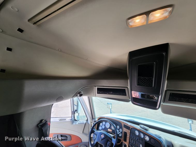 image for item DL6570 2011 International ProStar  semi truck