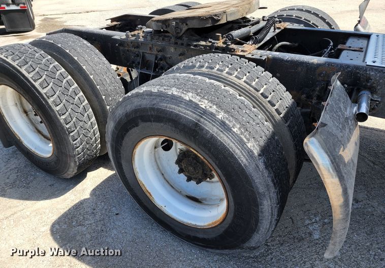 image for item DL6570 2011 International ProStar  semi truck