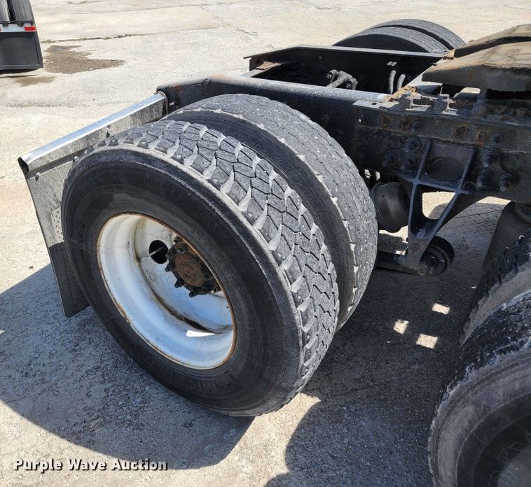 image for item DL6570 2011 International ProStar  semi truck