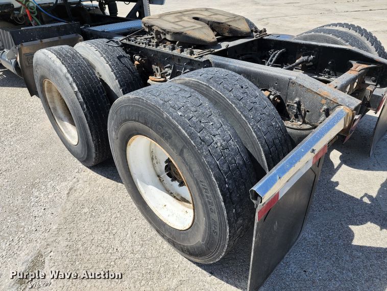 image for item DL6570 2011 International ProStar  semi truck