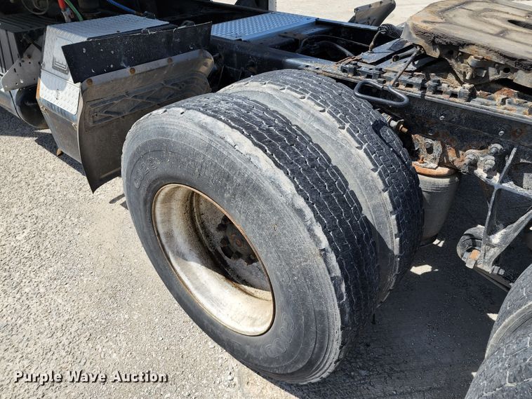 image for item DL6570 2011 International ProStar  semi truck