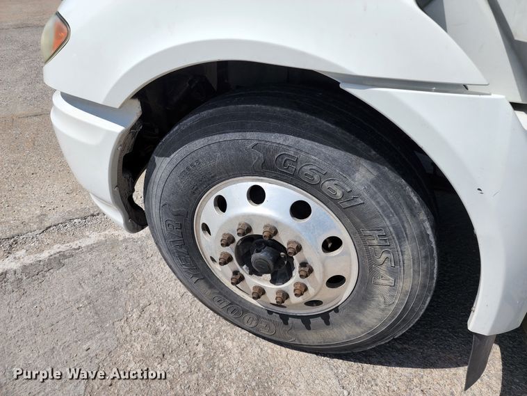 image for item DL6570 2011 International ProStar  semi truck