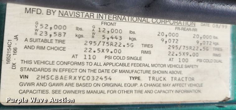 image for item DL6571 2000 International 9100i  semi truck