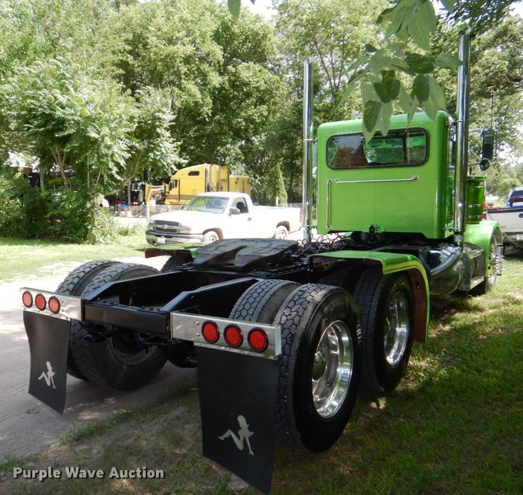 image for item DM2248 2001 Peterbilt 378  semi truck