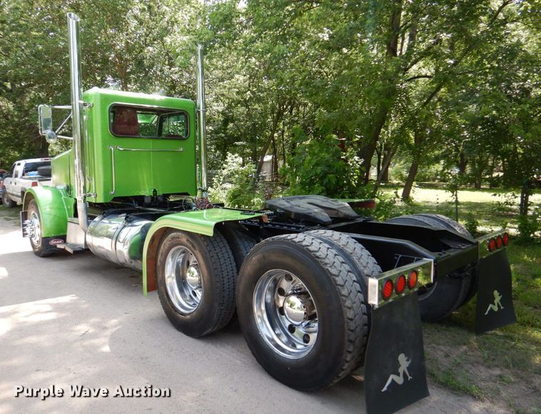 image for item DM2248 2001 Peterbilt 378  semi truck