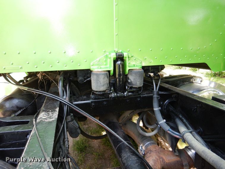 image for item DM2248 2001 Peterbilt 378  semi truck