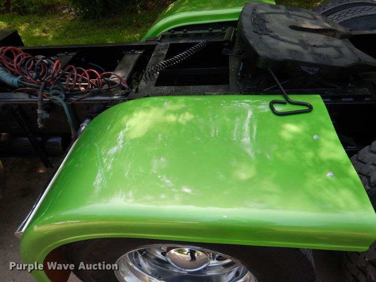 image for item DM2248 2001 Peterbilt 378  semi truck