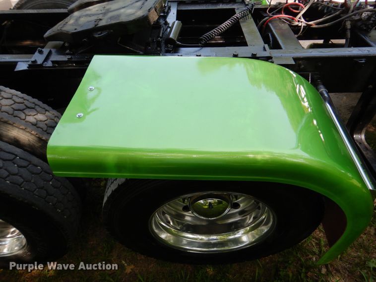 image for item DM2248 2001 Peterbilt 378  semi truck