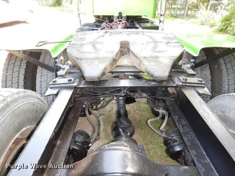 image for item DM2248 2001 Peterbilt 378  semi truck