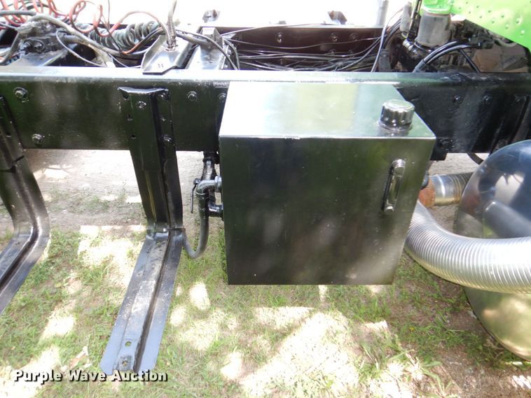 image for item DM2248 2001 Peterbilt 378  semi truck