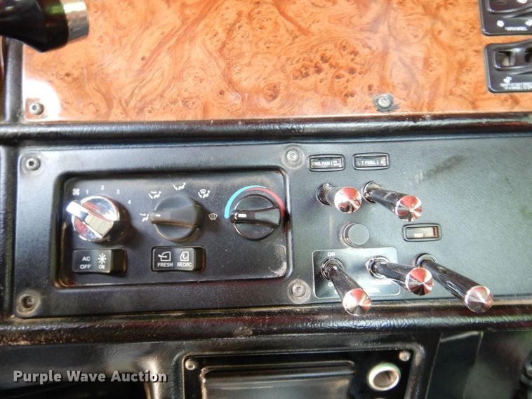 image for item DM2248 2001 Peterbilt 378  semi truck