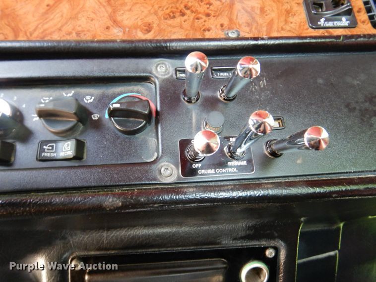 image for item DM2248 2001 Peterbilt 378  semi truck