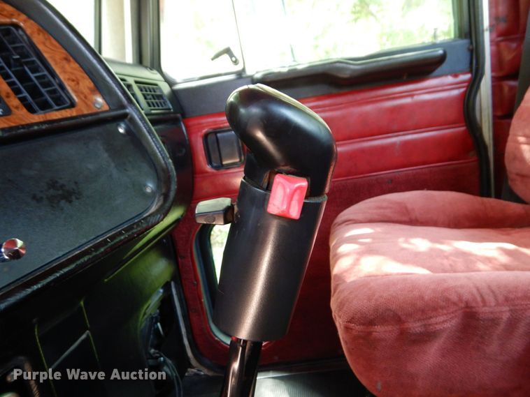 image for item DM2248 2001 Peterbilt 378  semi truck