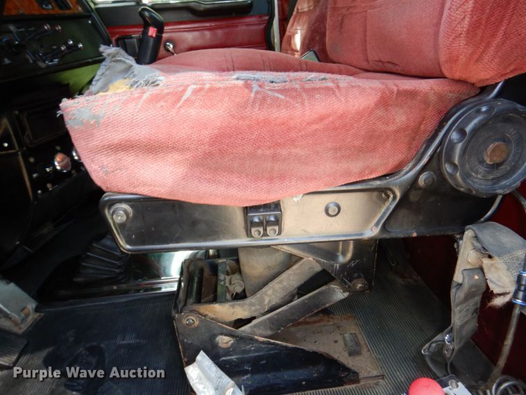 image for item DM2248 2001 Peterbilt 378  semi truck