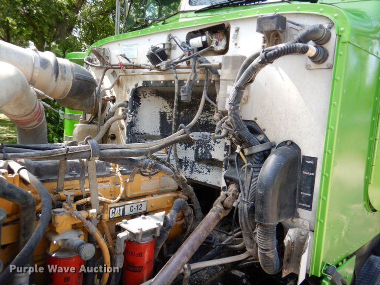 image for item DM2248 2001 Peterbilt 378  semi truck